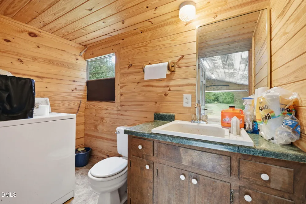 1656 Nc 42 Highway Moncure, NC 27559