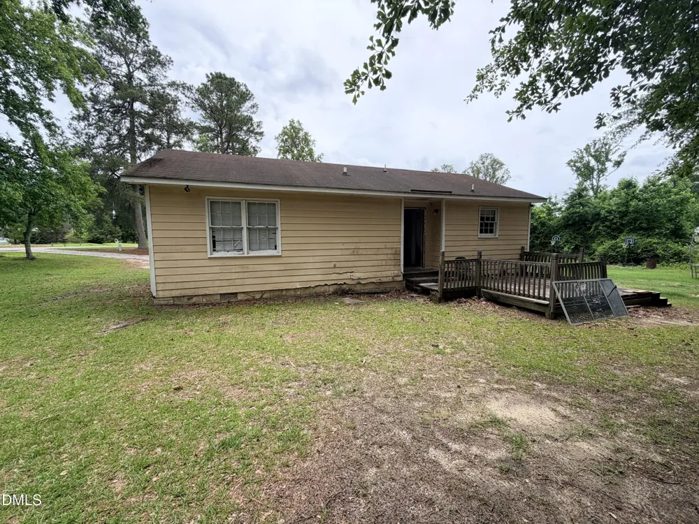 199 Zoo Road S Roanoke Rapids, NC 27870