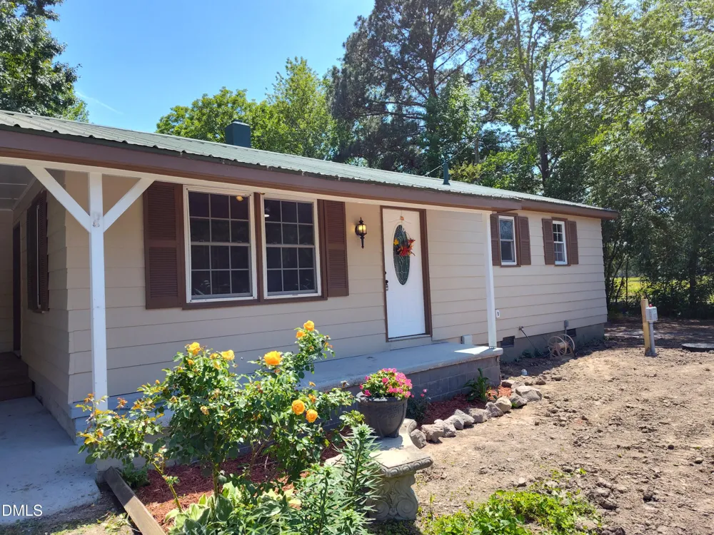 935 Maynard Road Godwin, NC 28344