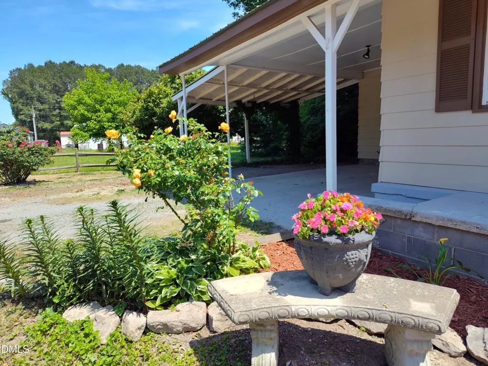 935 Maynard Road Godwin, NC 28344