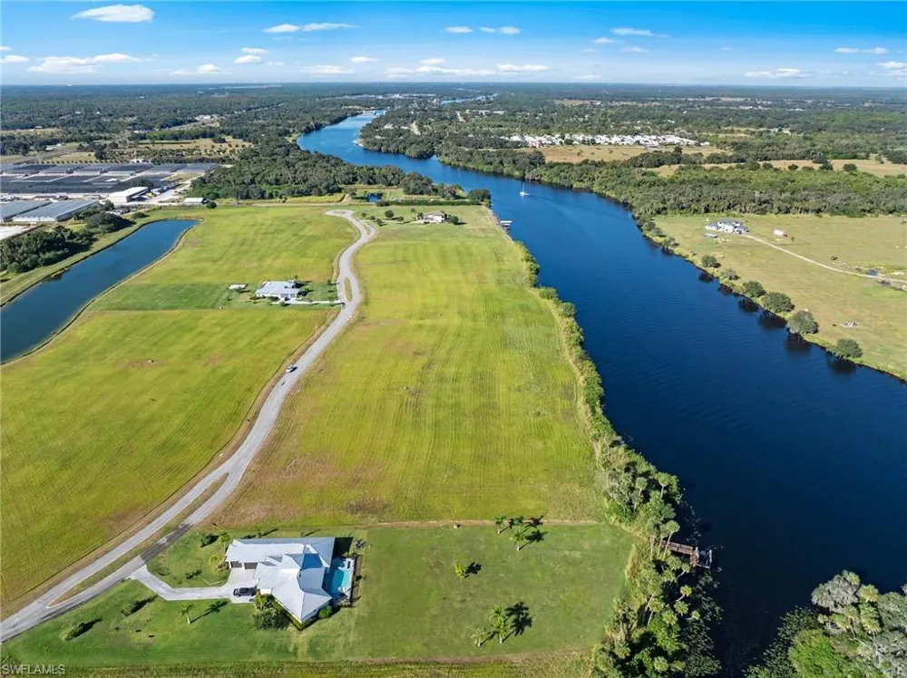 22821 Yellow Button Lane Alva, FL 33920
