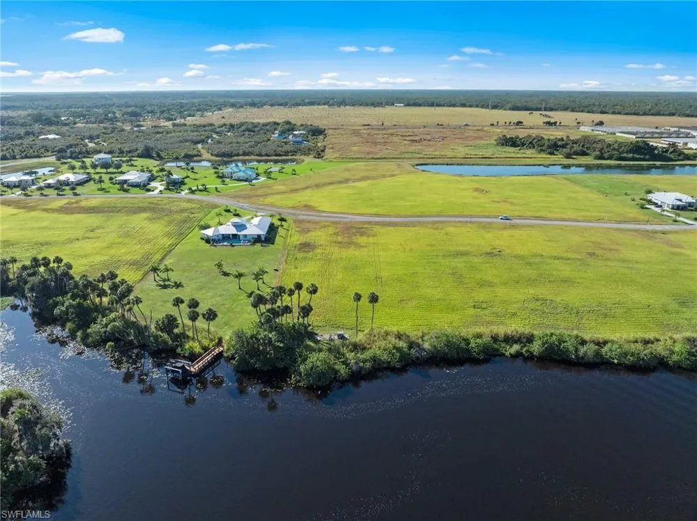 22821 Yellow Button Lane Alva, FL 33920