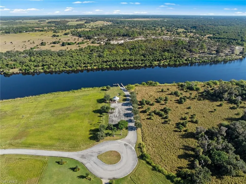 22821 Yellow Button Lane Alva, FL 33920