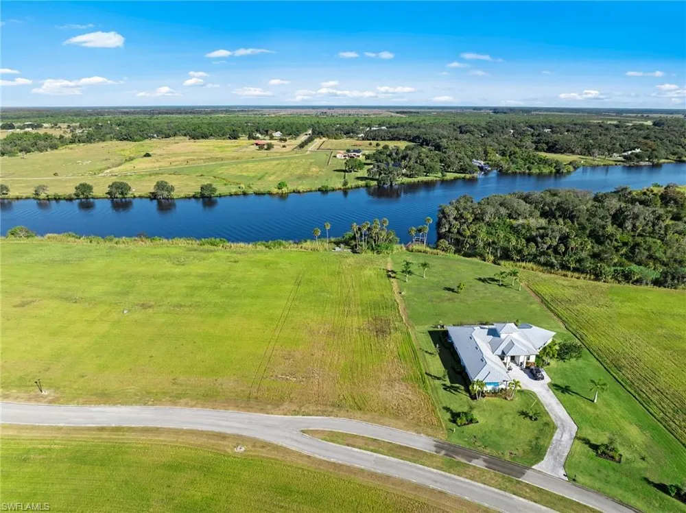 22821 Yellow Button Lane Alva, FL 33920