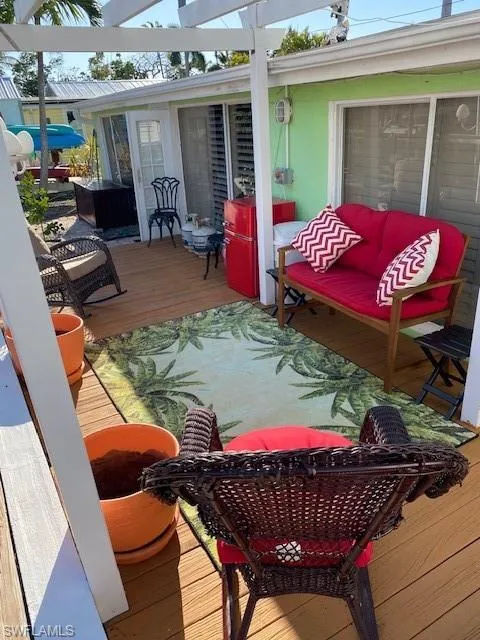 2647 Pine Street Matlacha, FL 33993