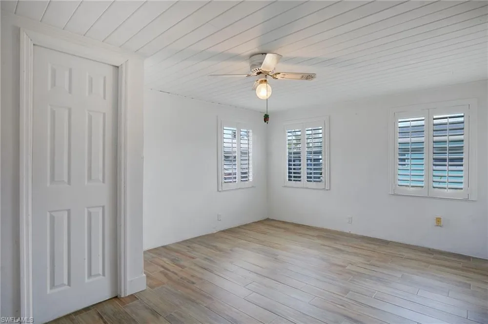 2647 Pine Street Matlacha, FL 33993