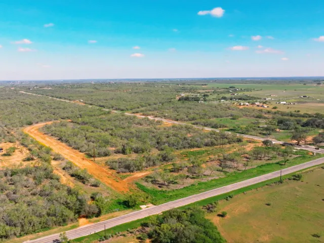120 CR 2644 Moore, TX 78057