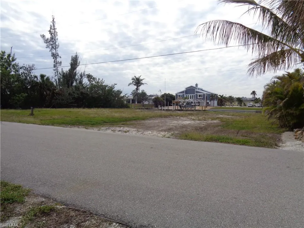 2947 Cussell Drive St. James City, FL 33956