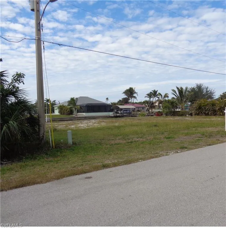 2947 Cussell Drive St. James City, FL 33956