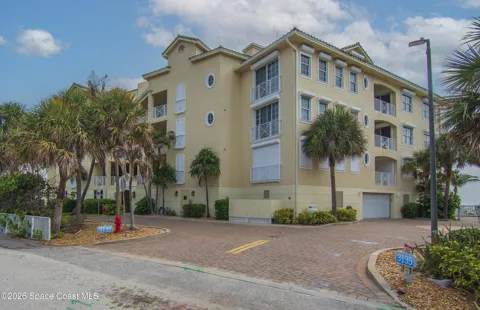 3135 S Highway A1a #202