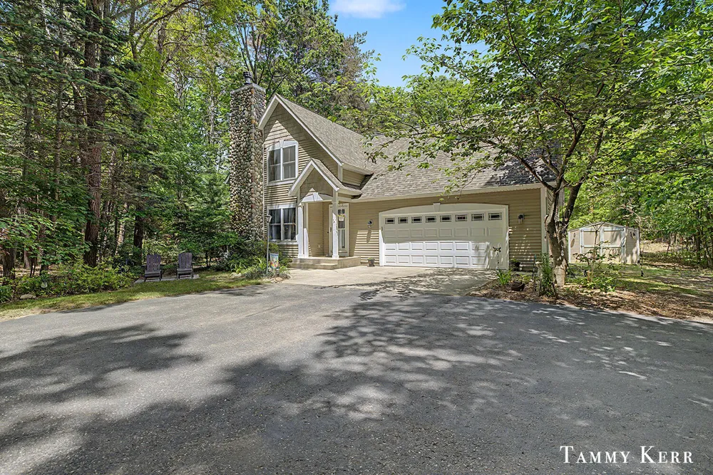 2339 Forest Trail Circle Ganges Township, MI 49408