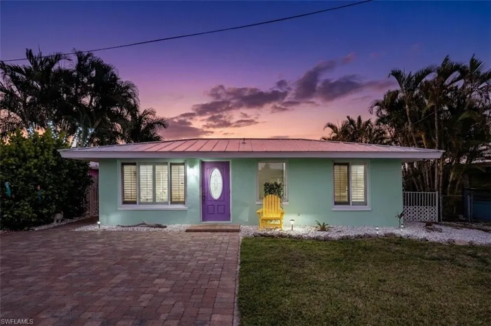 2639 Bridgeview Street Matlacha, FL 33993