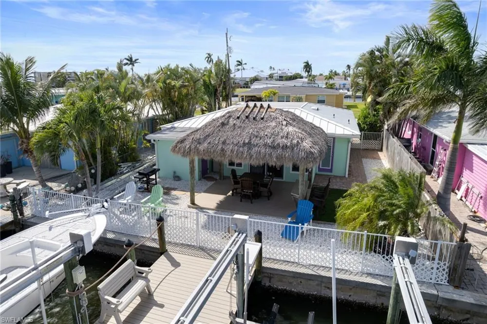2639 Bridgeview Street Matlacha, FL 33993