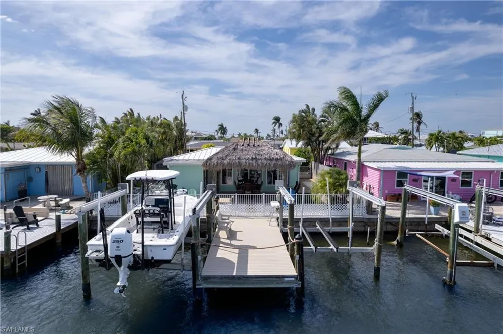 2639 Bridgeview Street Matlacha, FL 33993