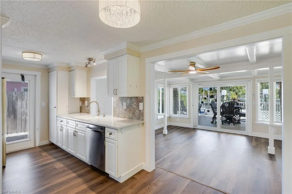 2639 Bridgeview Street Matlacha, FL 33993