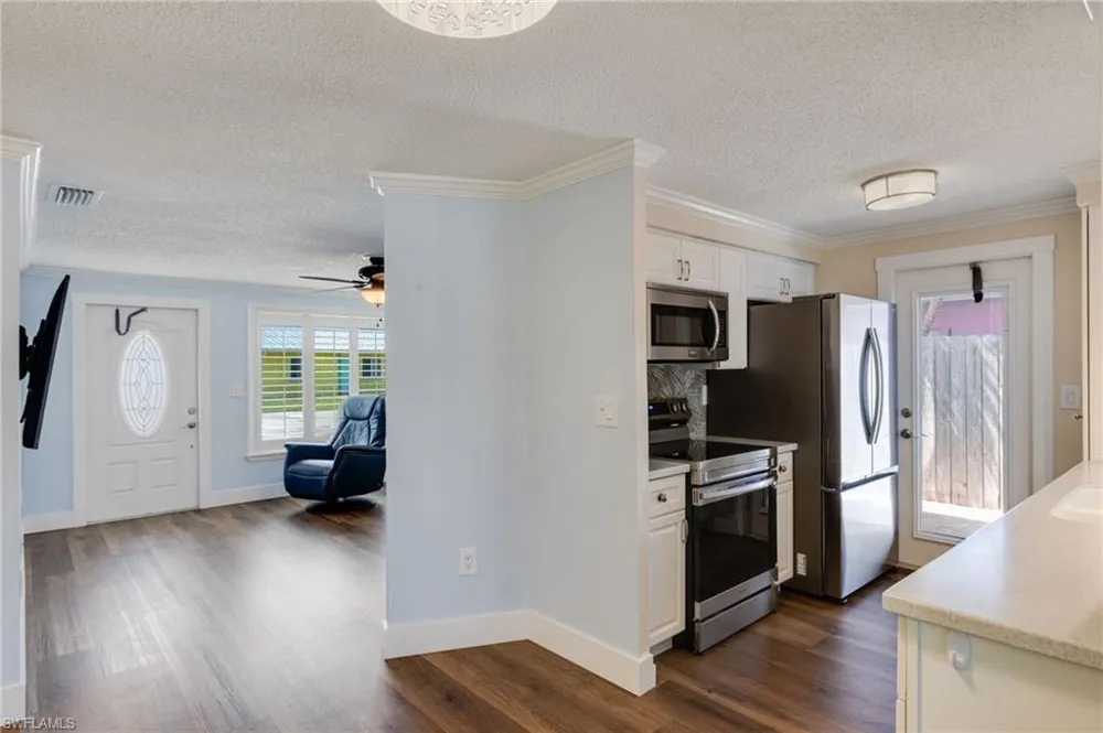 2639 Bridgeview Street Matlacha, FL 33993