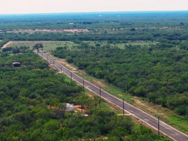 170 CR 2644 Moore, TX 78057