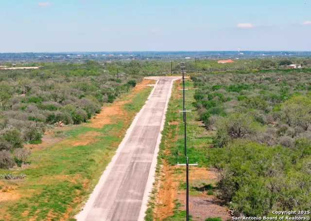 170 CR 2644 Moore, TX 78057