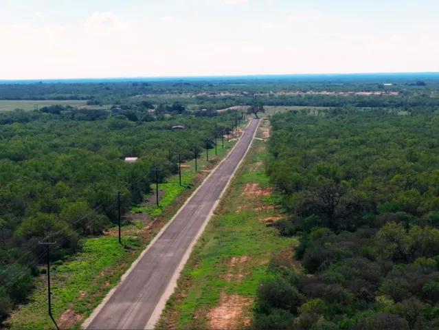 170 CR 2644 Moore, TX 78057