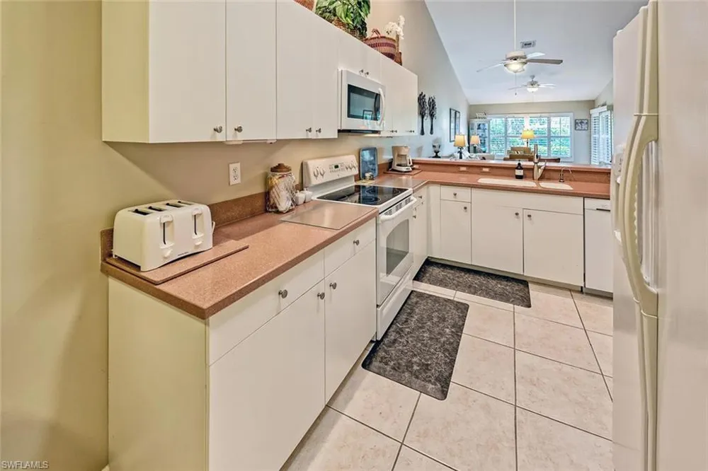3728 STONE WAY Estero, FL 33928