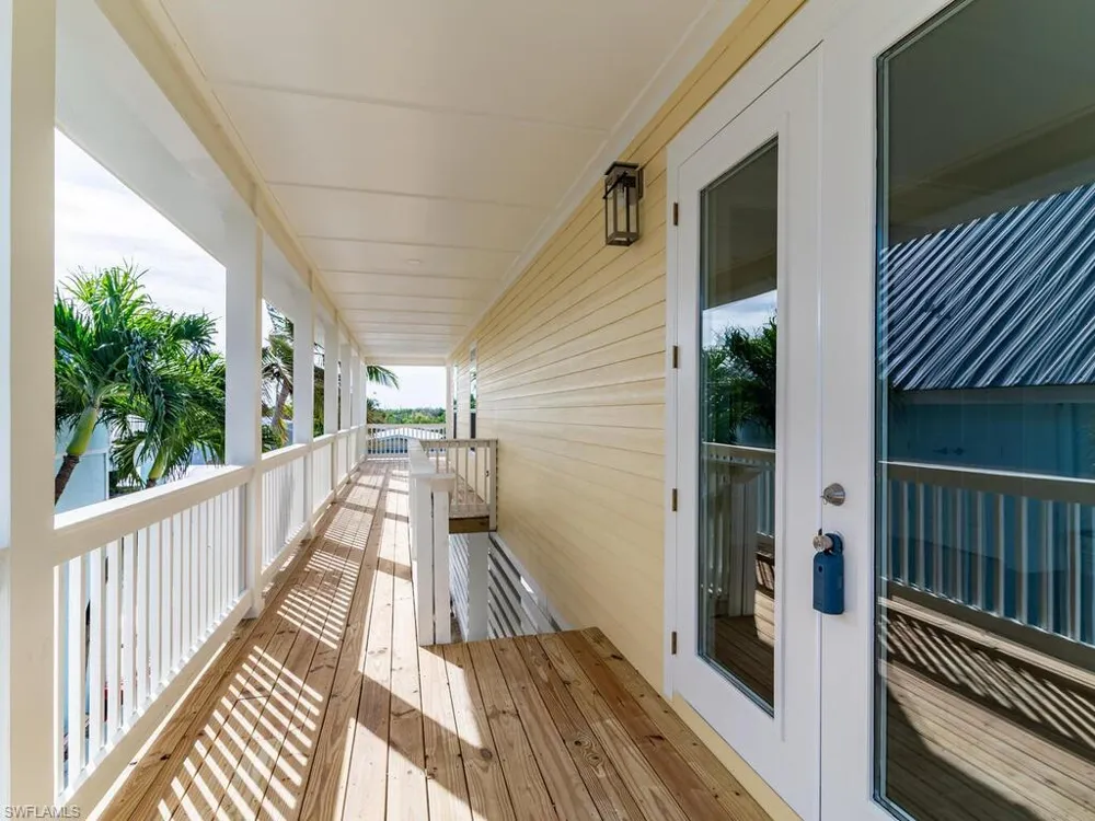 542 Coconut Avenue Goodland, FL 34140