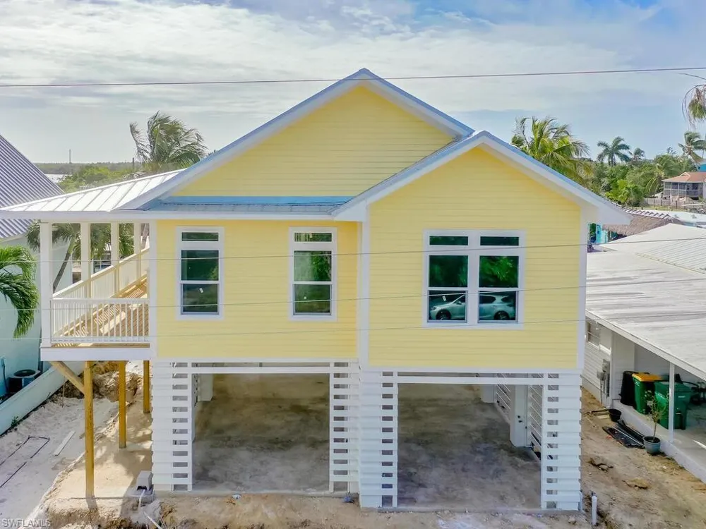 542 Coconut Avenue Goodland, FL 34140