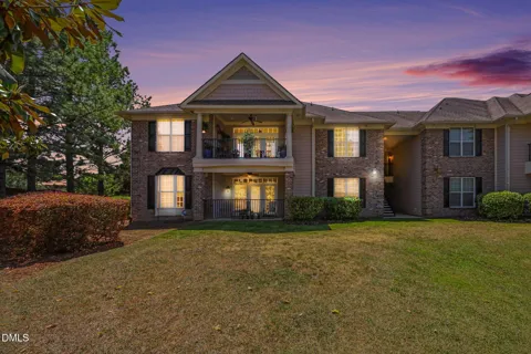 1820 Jennifer Lane #204