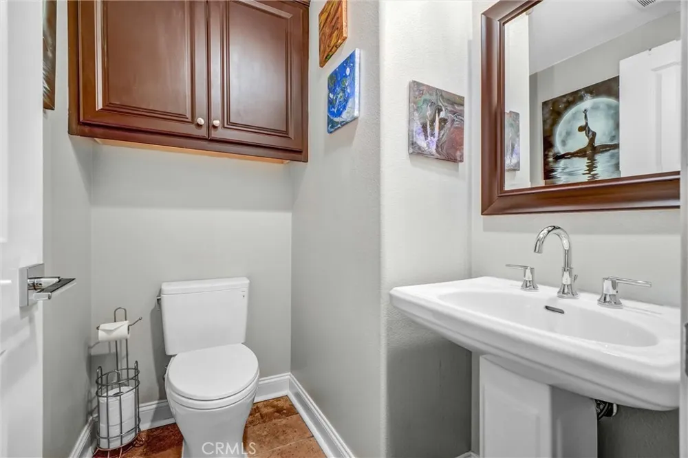 1009 El Paseo Lake Forest, CA 92610