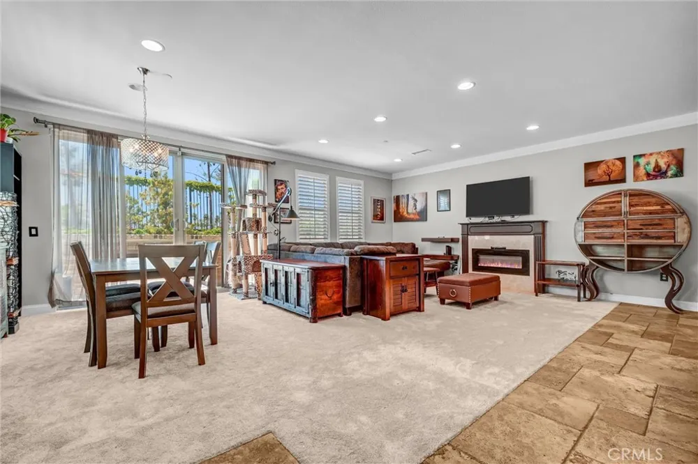 1009 El Paseo Lake Forest, CA 92610