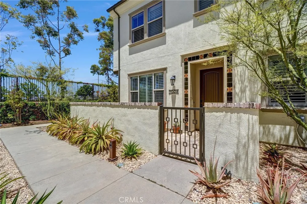 1009 El Paseo Lake Forest, CA 92610