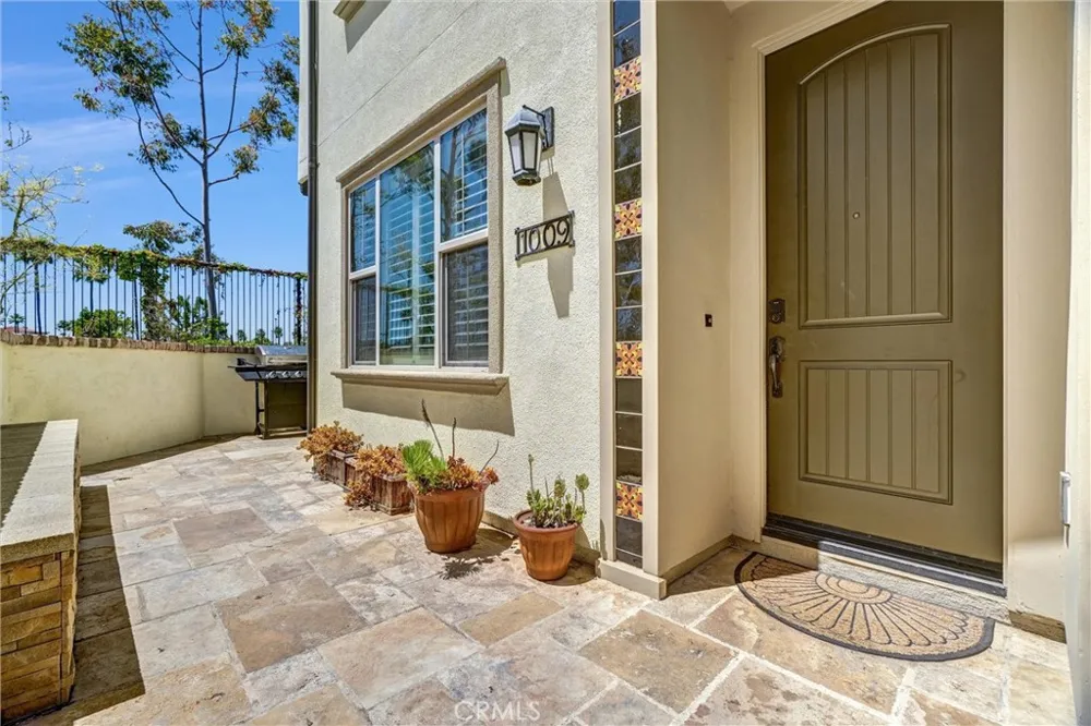 1009 El Paseo Lake Forest, CA 92610
