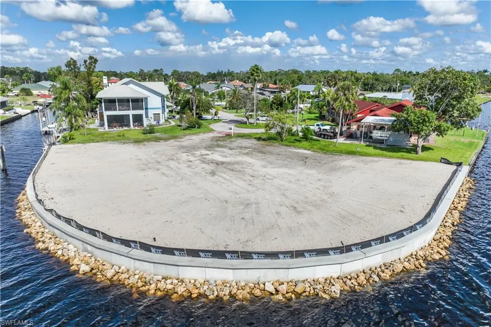 7152 Reymoor Drive North Fort Myers, FL 33917