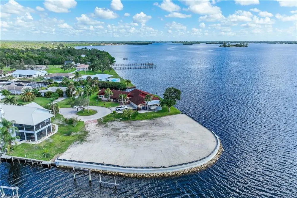 7152 Reymoor Drive North Fort Myers, FL 33917