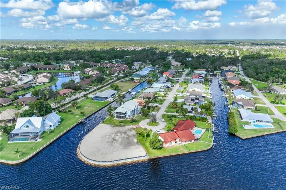 7152 Reymoor Drive North Fort Myers, FL 33917