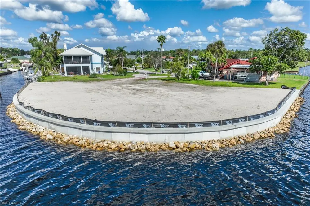 7152 Reymoor Drive North Fort Myers, FL 33917
