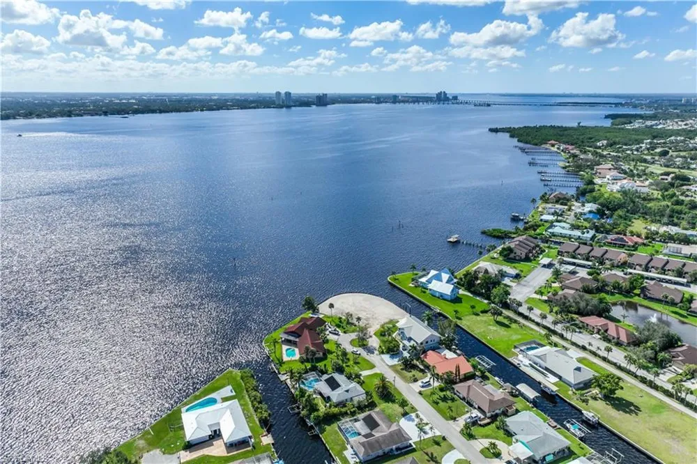 7152 Reymoor Drive North Fort Myers, FL 33917