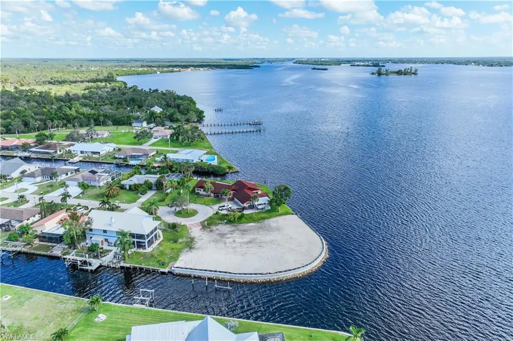 7152 Reymoor Drive North Fort Myers, FL 33917
