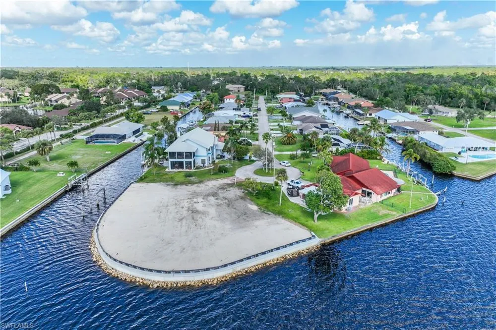 7152 Reymoor Drive North Fort Myers, FL 33917