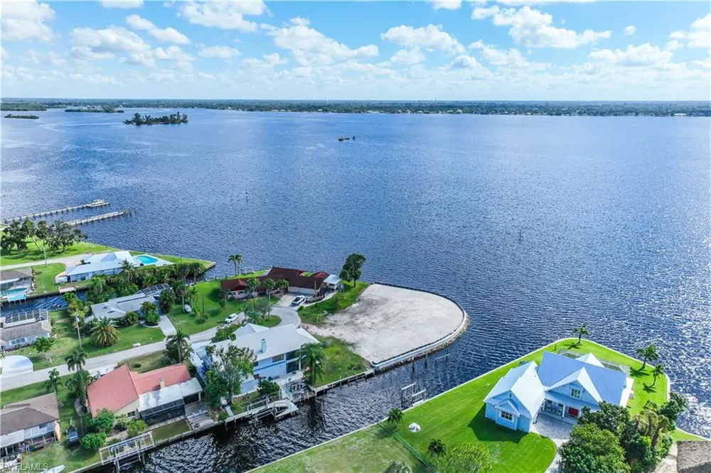 7152 Reymoor Drive North Fort Myers, FL 33917