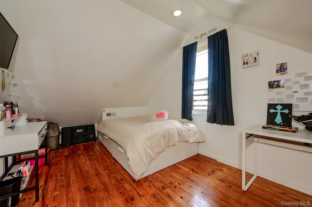 58 Montgomery Street Valley Stream, NY 11580