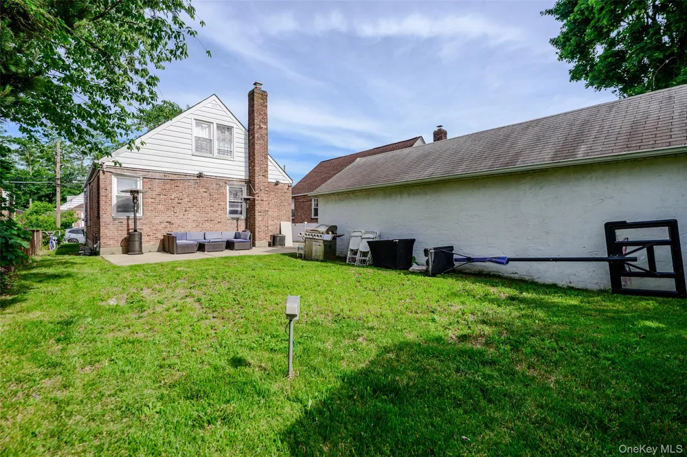 58 Montgomery Street Valley Stream, NY 11580