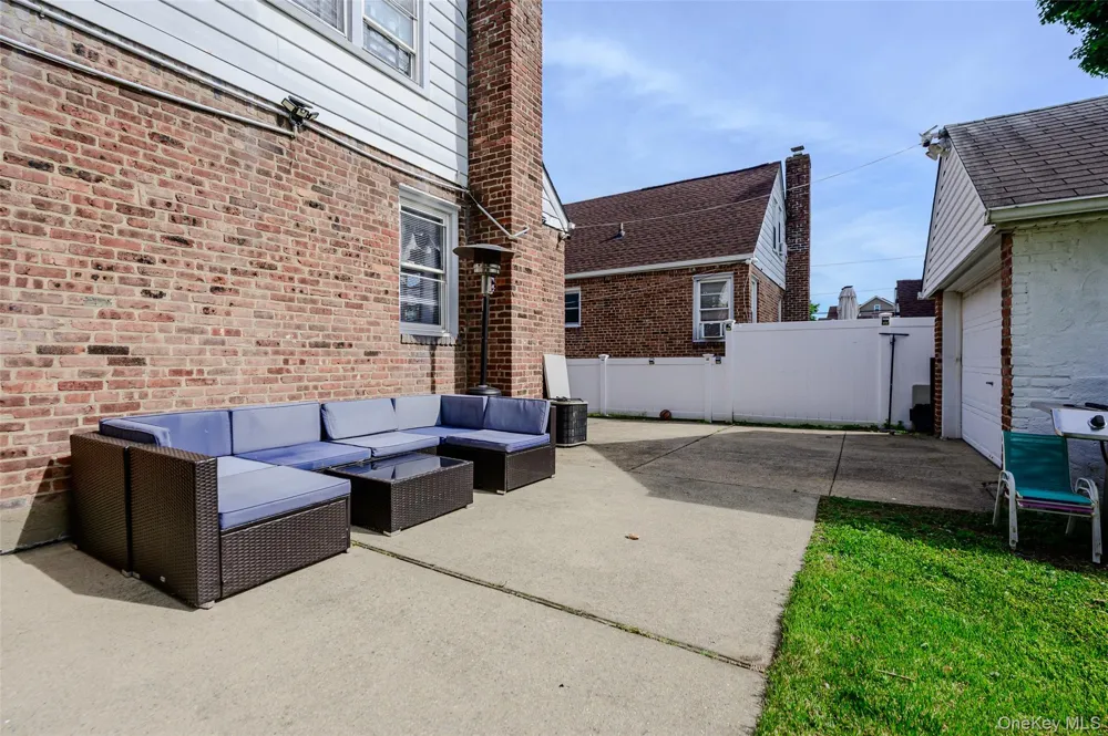 58 Montgomery Street Valley Stream, NY 11580