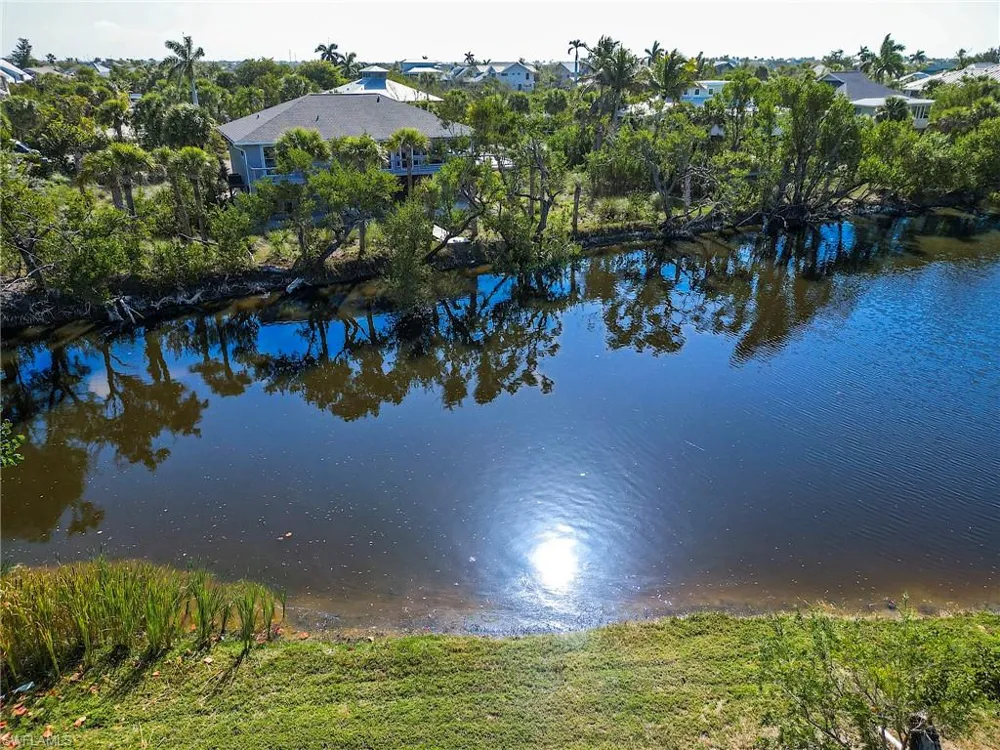 1016 Fish Crow Road Sanibel, FL 33957