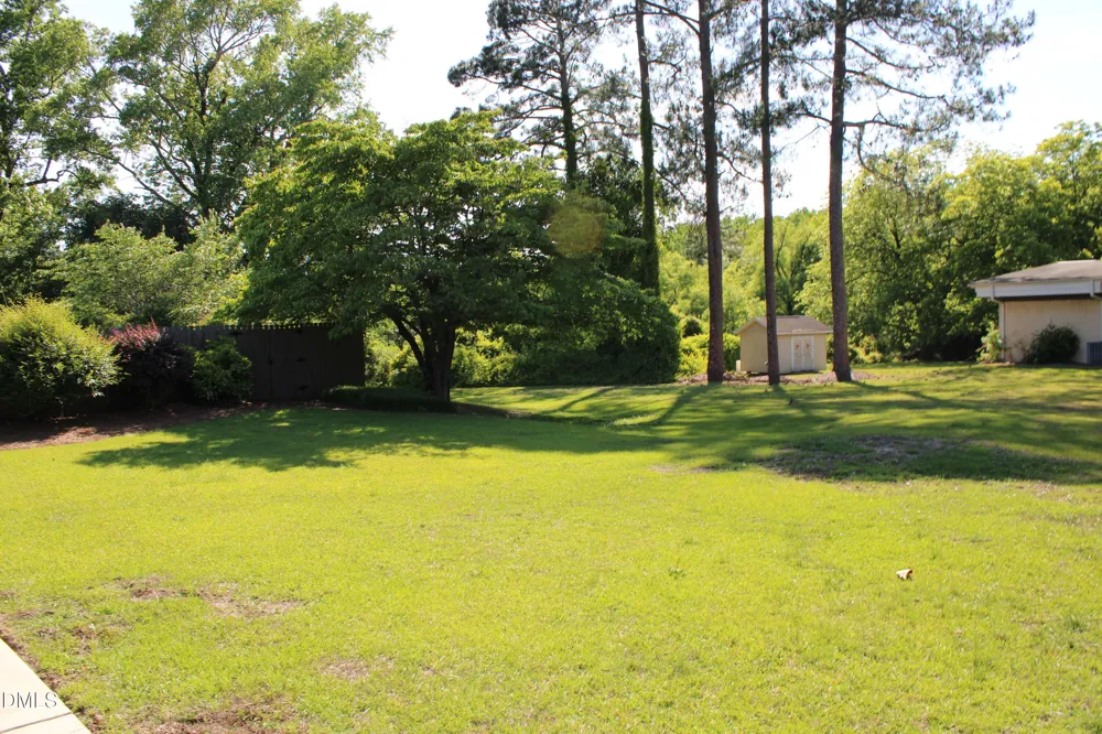 1607 Lakeshore Drive Dunn, NC 28334