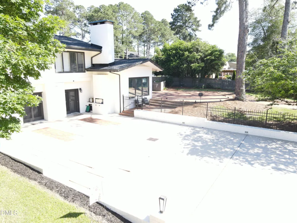 1607 Lakeshore Drive Dunn, NC 28334