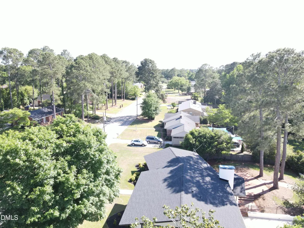 1607 Lakeshore Drive Dunn, NC 28334