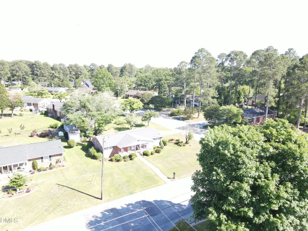 1607 Lakeshore Drive Dunn, NC 28334