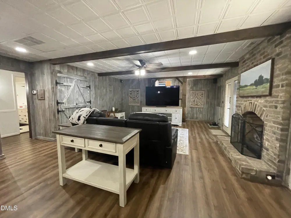 1607 Lakeshore Drive Dunn, NC 28334