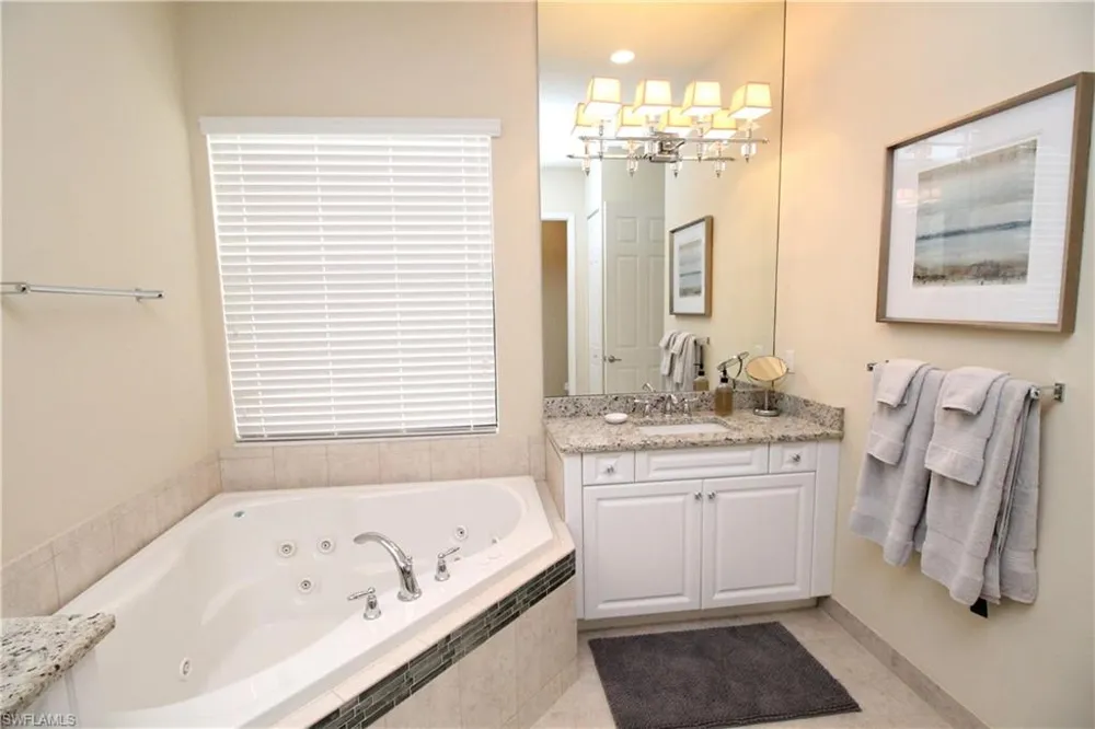 3279 Tahoe Court Naples, FL 34119