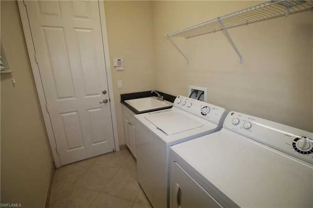 3279 Tahoe Court Naples, FL 34119